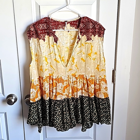 Free People Tops - Free People Flowy Multi-Pattern Blouse in Women's Size XS EUC